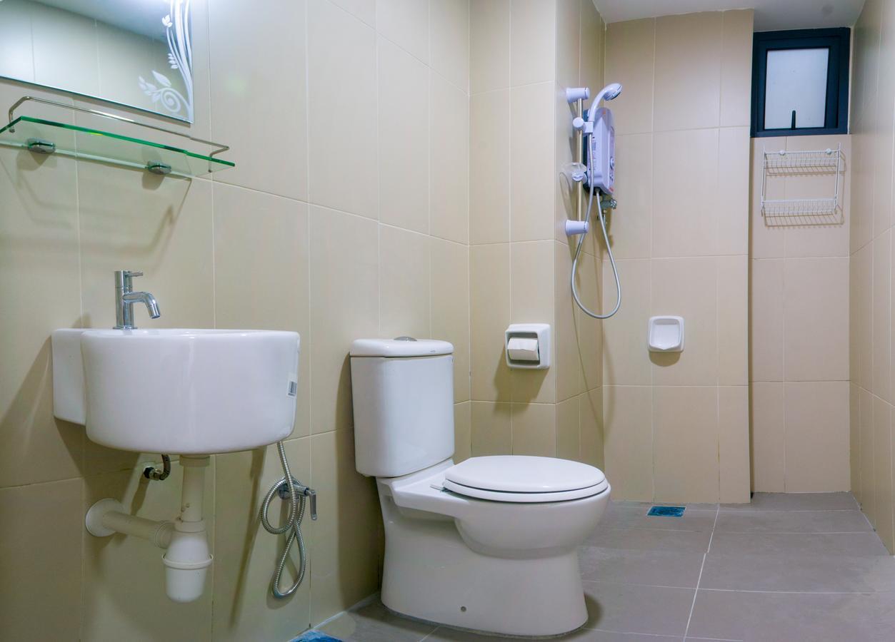 Lazy Traveler'S Suite By D Imperio Homestay George Town Buitenkant foto