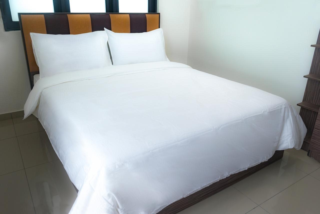 Lazy Traveler'S Suite By D Imperio Homestay George Town Buitenkant foto
