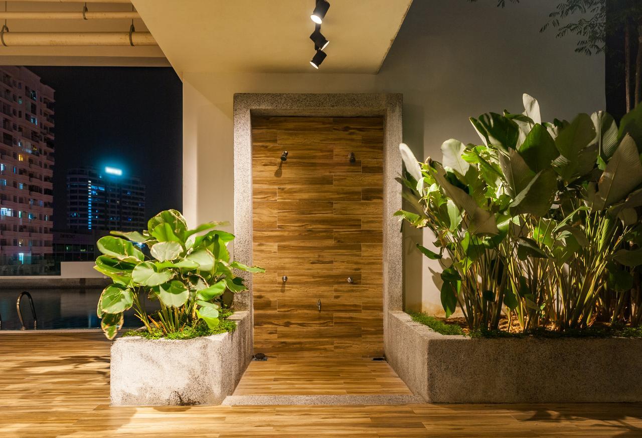 Lazy Traveler'S Suite By D Imperio Homestay George Town Buitenkant foto