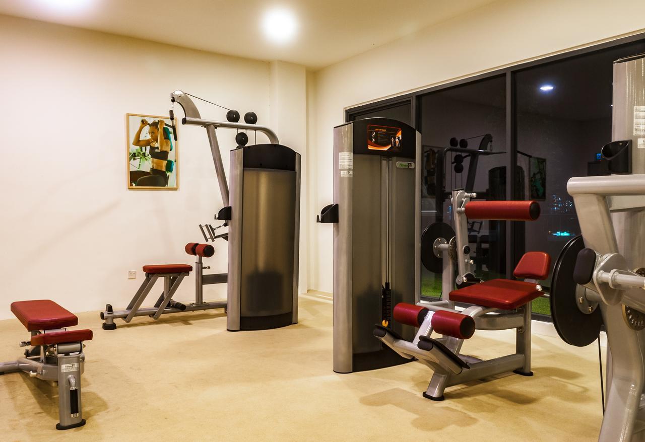 Lazy Traveler'S Suite By D Imperio Homestay George Town Buitenkant foto