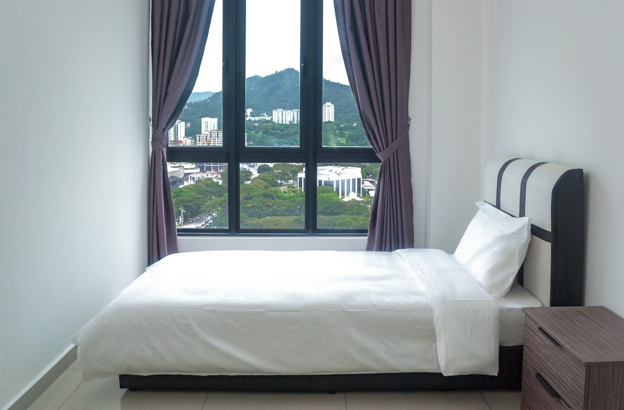 Lazy Traveler'S Suite By D Imperio Homestay George Town Buitenkant foto