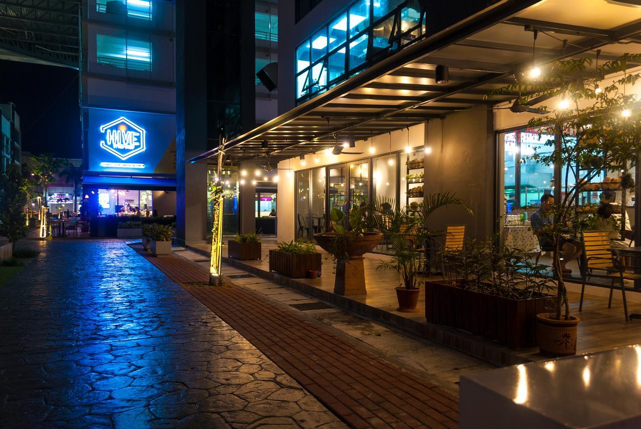 Lazy Traveler'S Suite By D Imperio Homestay George Town Buitenkant foto